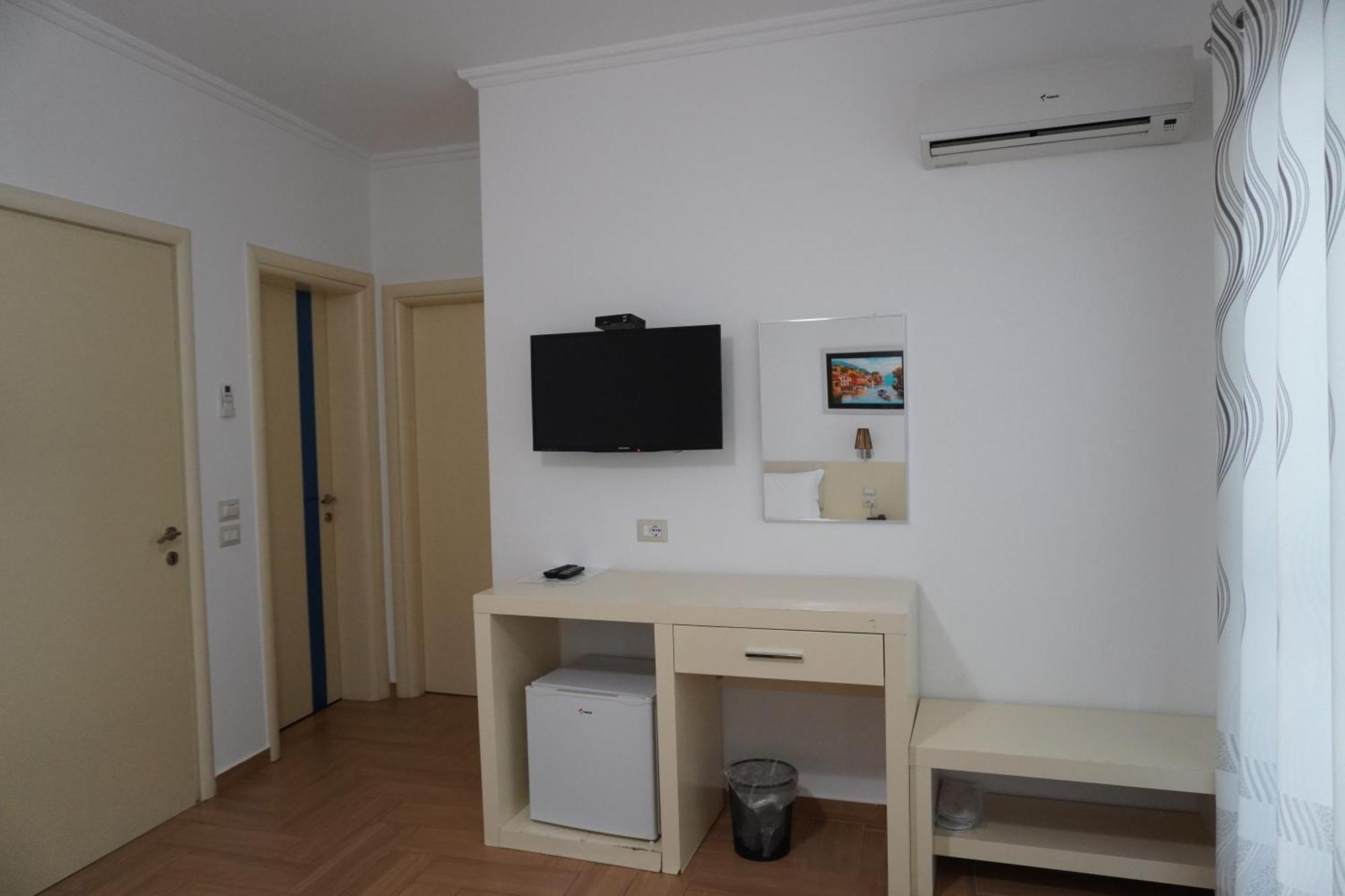 Hotel Agel Sarandë Exterior foto